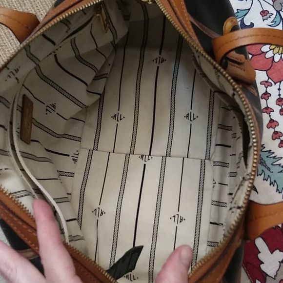 Ralph Lauren. Satchel purse - Picture 5 of 6